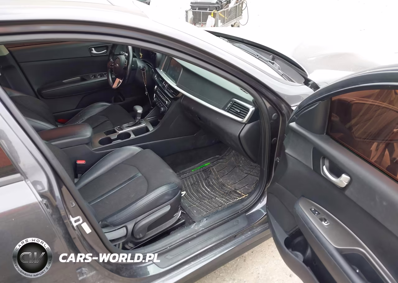 2019 Kia Optima S VIN:5XXGT4L38KG329923 - 5