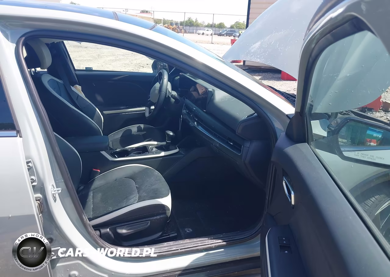2025 Kia K4 Gt-Line VIN:3KPFW4DE6SE098497 - 5