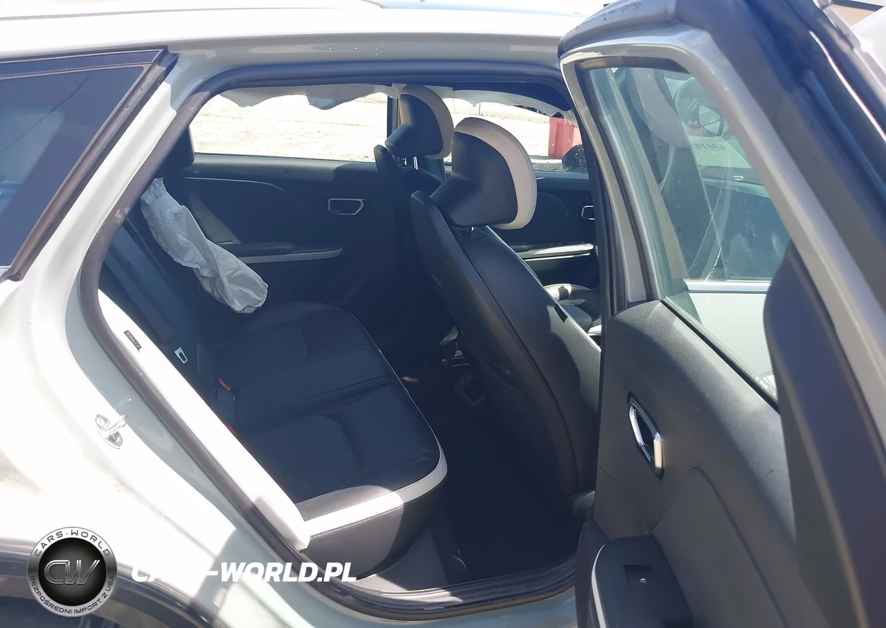 2025 Kia K4 Gt-Line VIN:3KPFW4DE6SE098497 - 8
