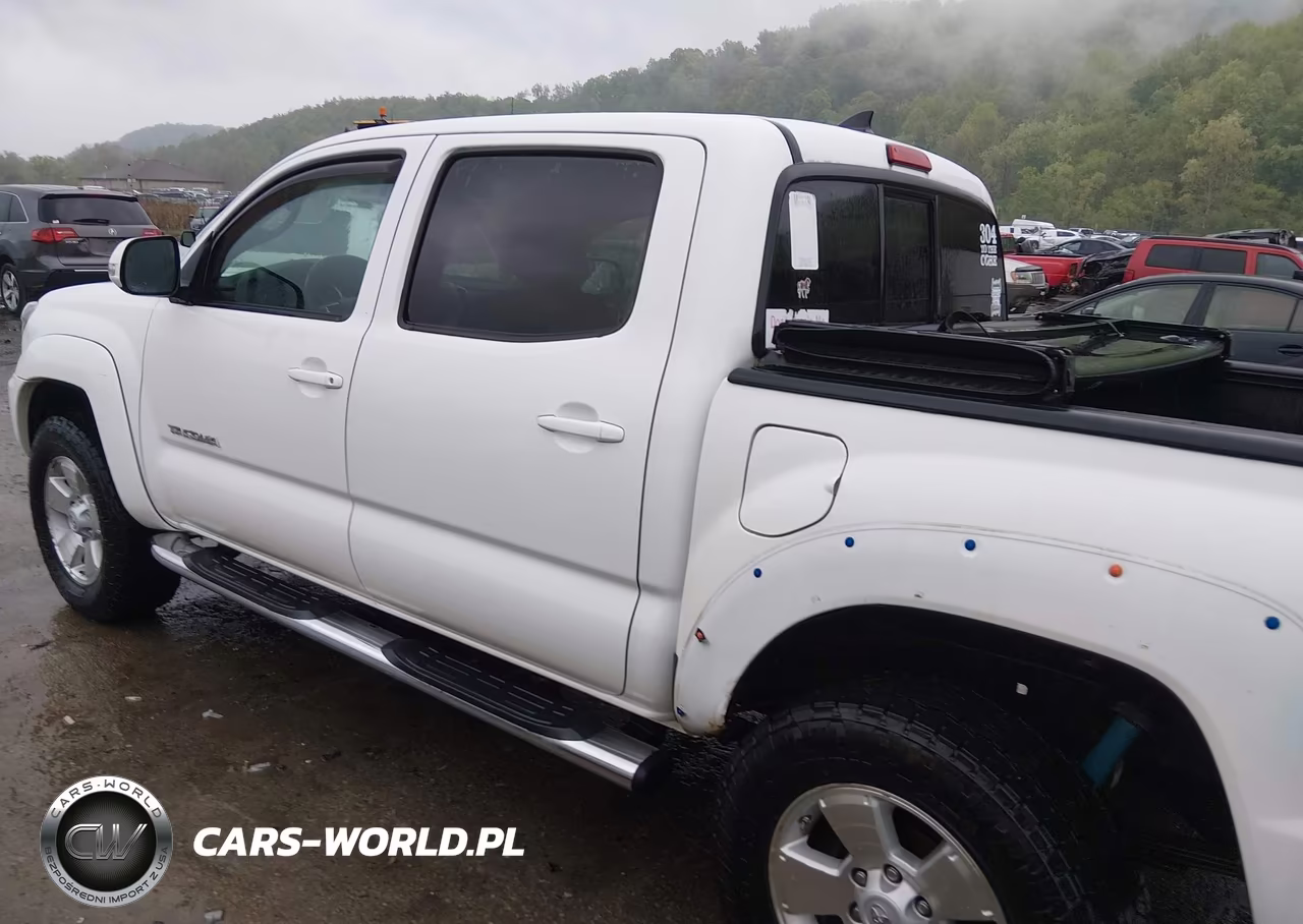 2014 Toyota Tacoma Base V6 VIN:5TFLU4ENXEX098952 - 15