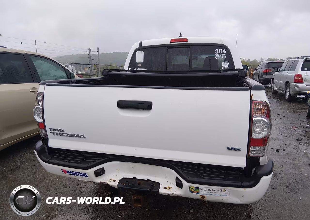 2014 Toyota Tacoma Base V6 VIN:5TFLU4ENXEX098952 - 17