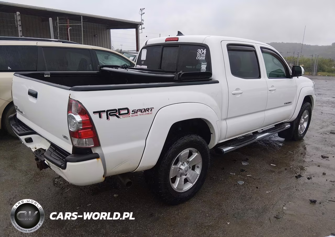 2014 Toyota Tacoma Base V6 VIN:5TFLU4ENXEX098952 - 4