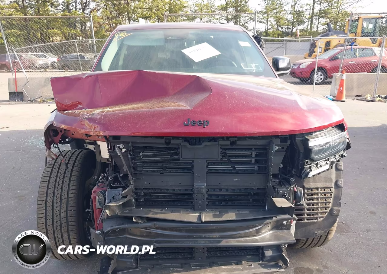 2023 Jeep Grand Cherokee Limited 4X4 VIN:1C4RJHBG9PC539948 - 13