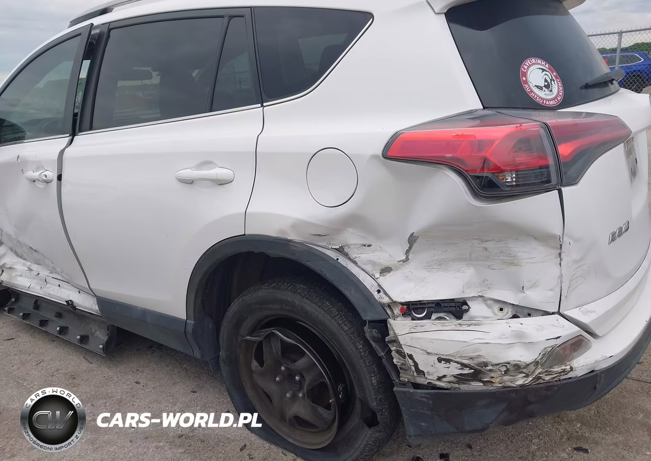 2018 Toyota Rav4 Le VIN:2T3ZFREV5JW440727 - 17