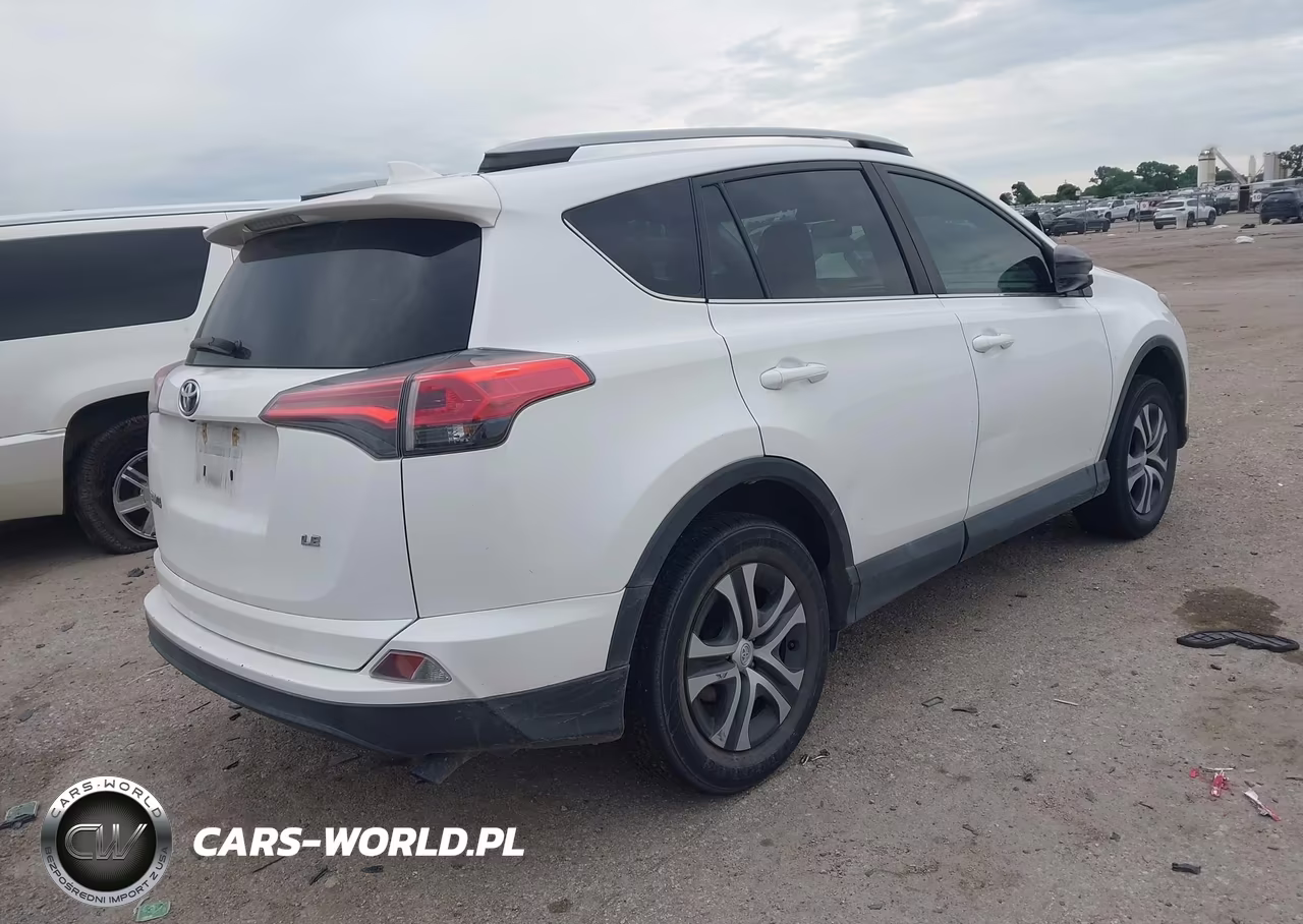 2018 Toyota Rav4 Le VIN:2T3ZFREV5JW440727 - 4