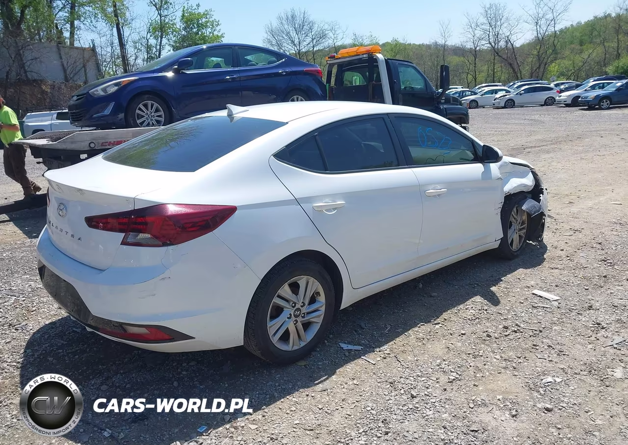 2020 Hyundai Elantra Sel VIN:5NPD84LF5LH626099 - 4