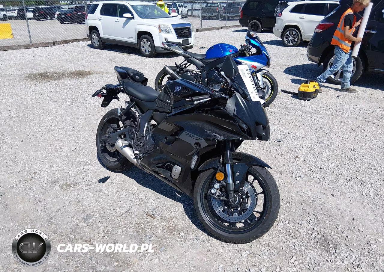 2025 Yamaha Yzfr7