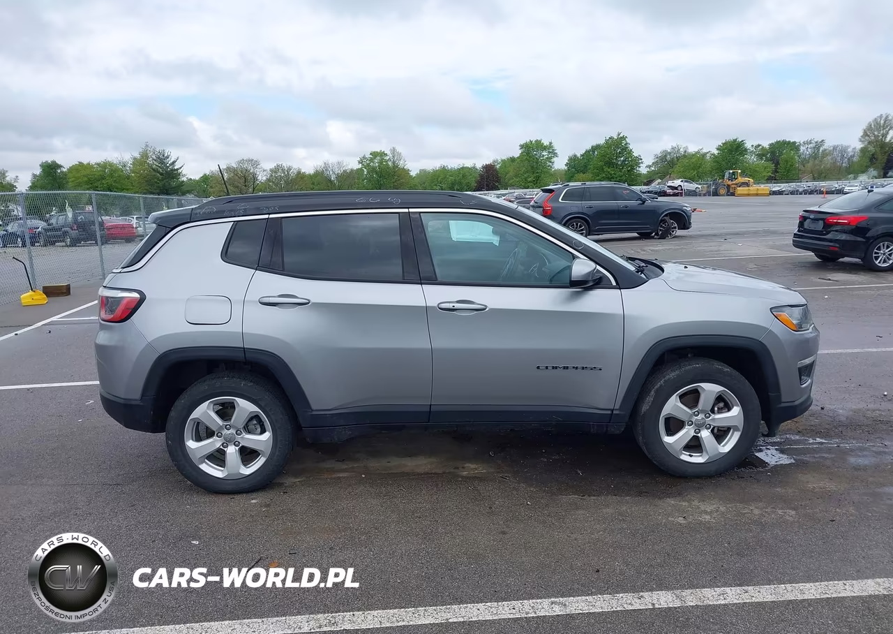 2019 Jeep Compass Latitude 4X4 VIN:3C4NJDBB0KT696910 - 13