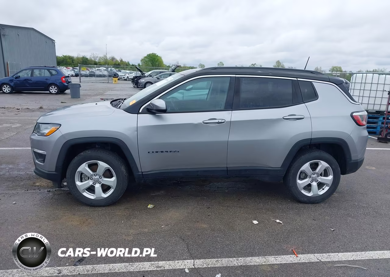 2019 Jeep Compass Latitude 4X4 VIN:3C4NJDBB0KT696910 - 14