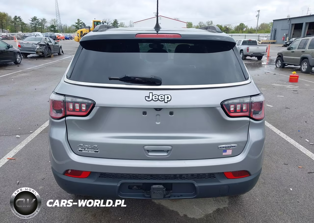 2019 Jeep Compass Latitude 4X4 VIN:3C4NJDBB0KT696910 - 16