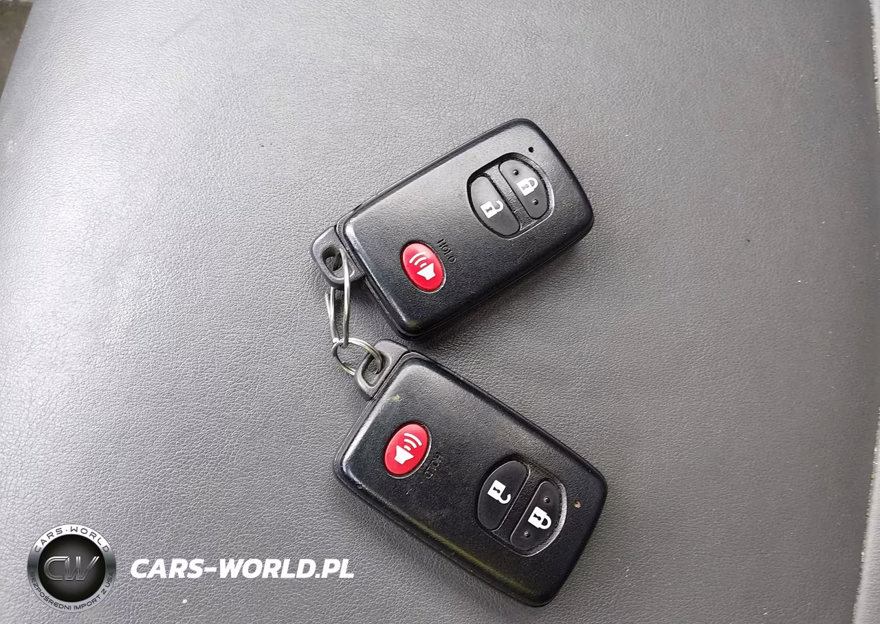 2013 Toyota Prius Four VIN:JTDKN3DU6D5670444 - 11