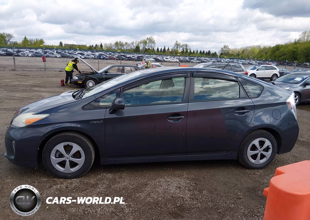 2013 Toyota Prius Four VIN:JTDKN3DU6D5670444 - 14