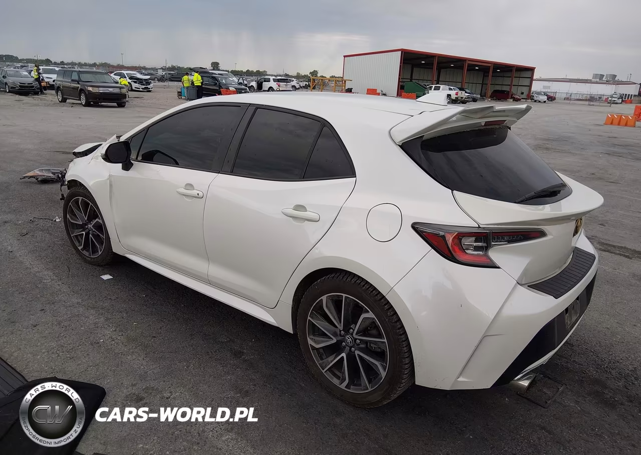 2020 Toyota Corolla Xse VIN:JTNA4RBE6L3090727 - 3