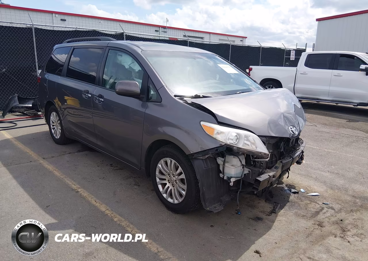 2017 Toyota Sienna Xle 8 Passenger