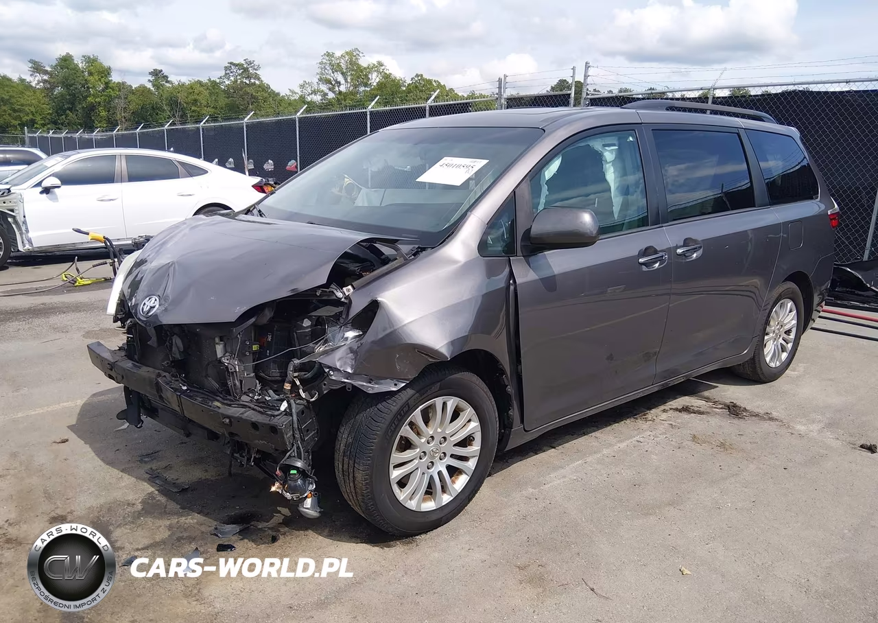 2017 Toyota Sienna Xle 8 Passenger VIN:5TDYZ3DC8HS815585 - 2
