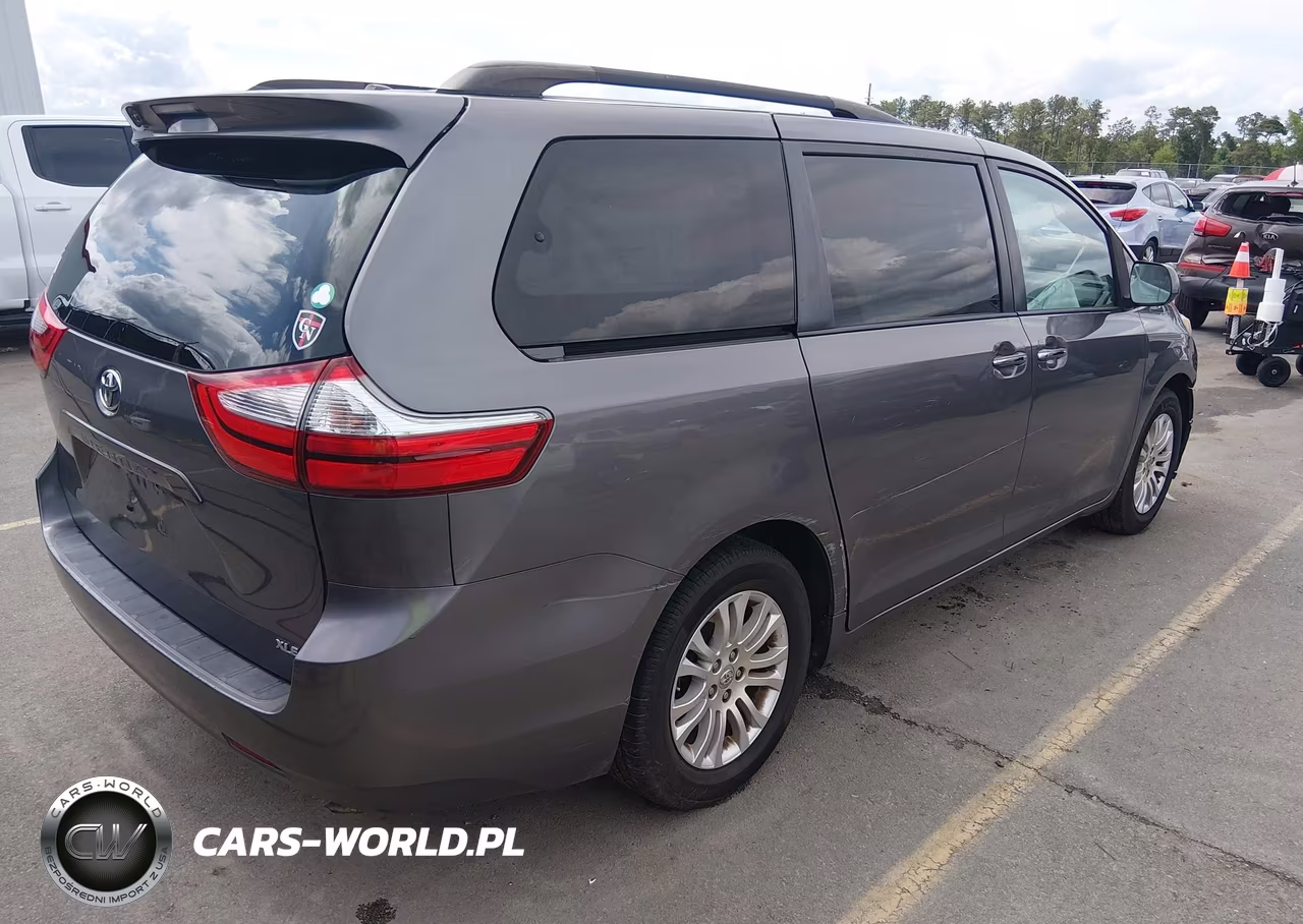 2017 Toyota Sienna Xle 8 Passenger VIN:5TDYZ3DC8HS815585 - 4
