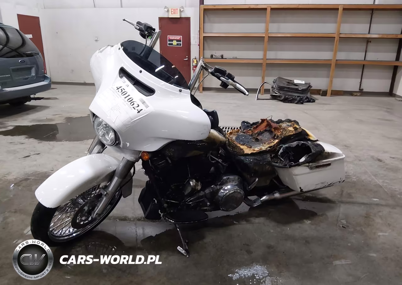 2017 Harley-Davidson Flhxs Street Glide Special VIN:1HD1KRC37HB621288 - 2