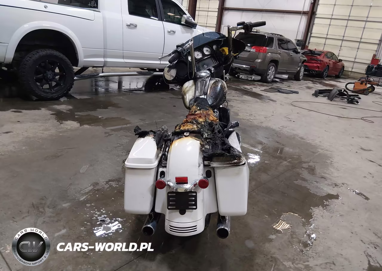 2017 Harley-Davidson Flhxs Street Glide Special VIN:1HD1KRC37HB621288 - 6