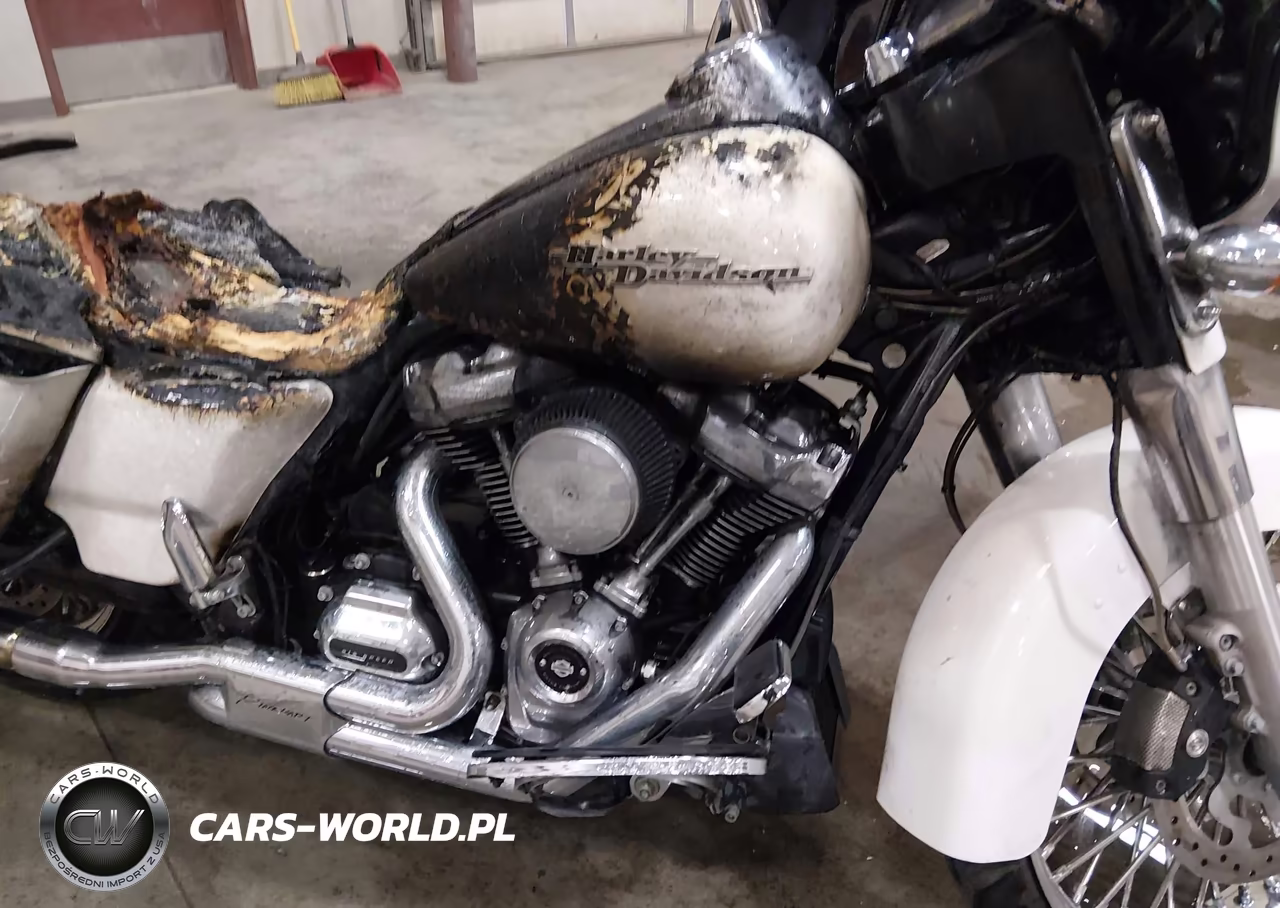2017 Harley-Davidson Flhxs Street Glide Special VIN:1HD1KRC37HB621288 - 8