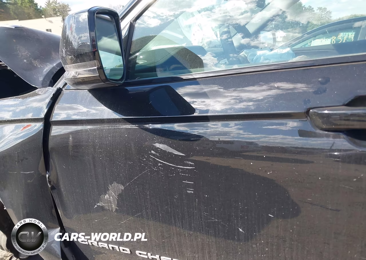 2025 Jeep Grand Cherokee L Limited 4X4 VIN:1C4RJKBGXS8683775 - 18