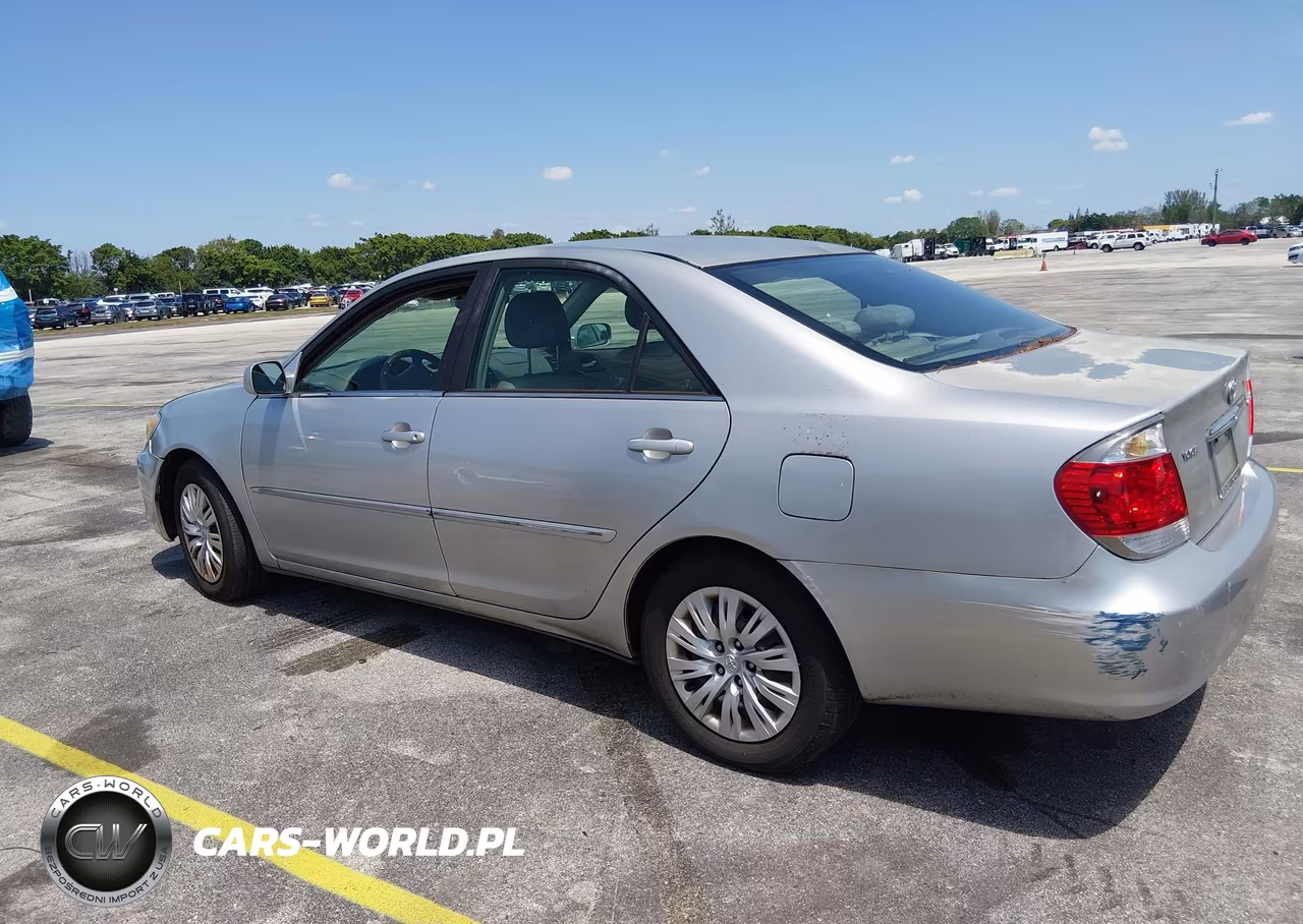 2005 Toyota Camry Xle VIN:4T1BE32K25U951712 - 3