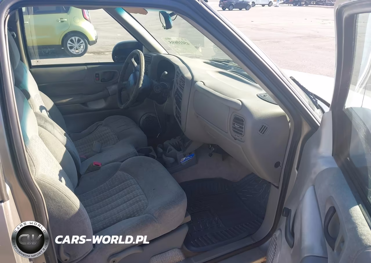 2000 Chevrolet S-10 Ls VIN:1GCCS1941Y8166818 - 5