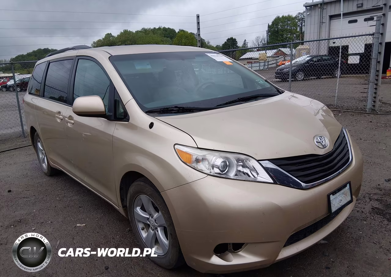 2013 Toyota Sienna Le V6 8 Passenger – zdjęcie 1 z 18