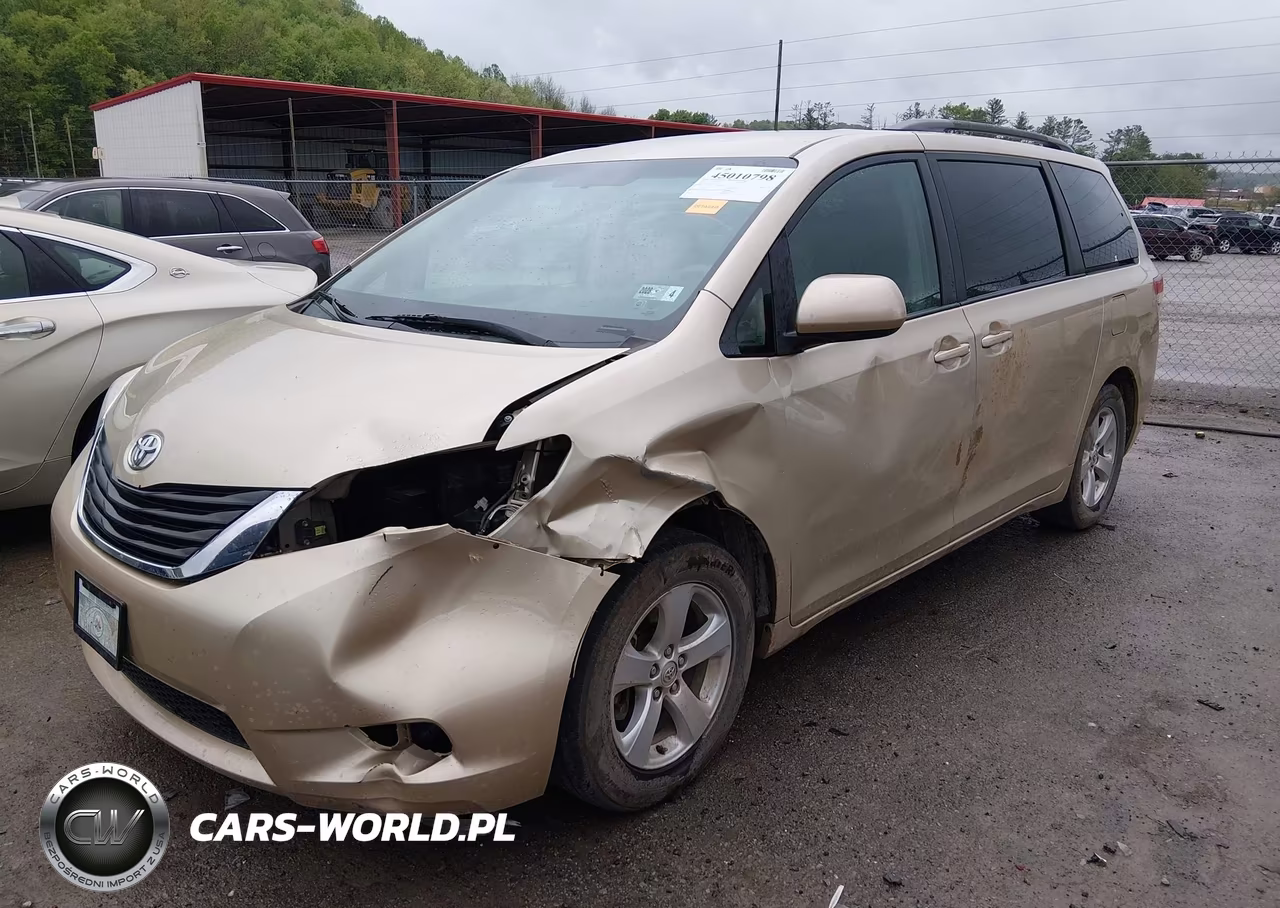 2013 Toyota Sienna Le V6 8 Passenger VIN:5TDKK3DC6DS387827 - 2