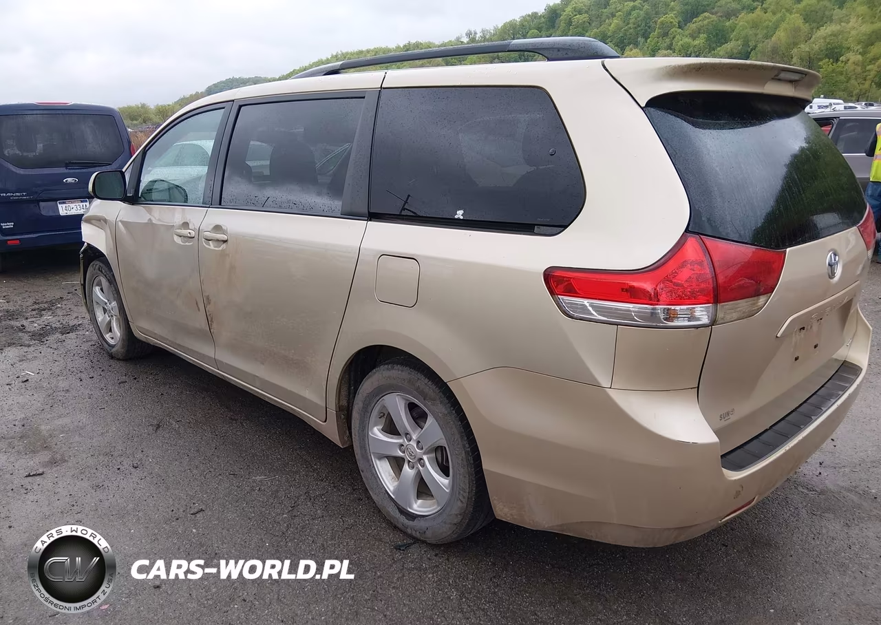 2013 Toyota Sienna Le V6 8 Passenger VIN:5TDKK3DC6DS387827 - 3