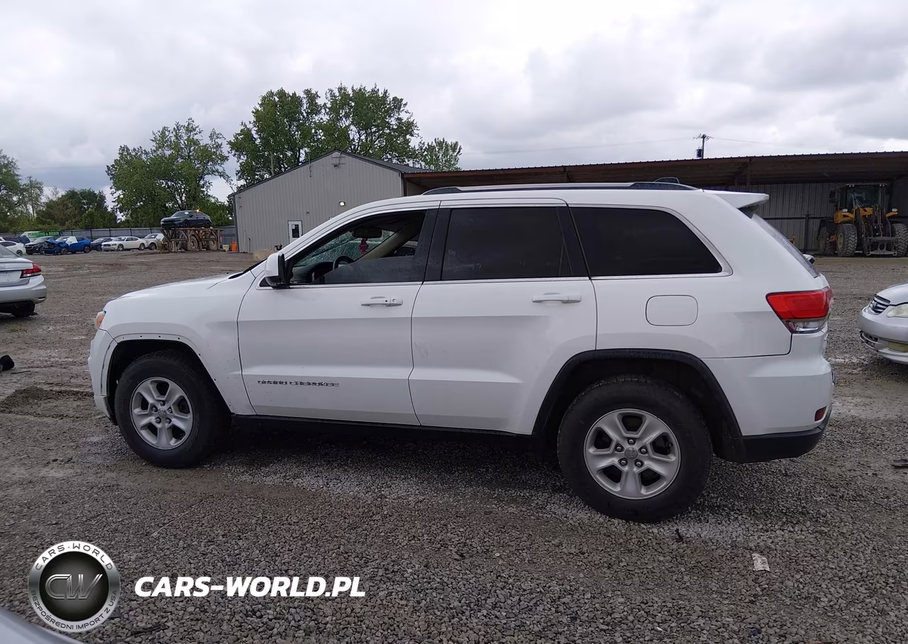 2014 Jeep Grand Cherokee Laredo VIN:1C4RJFAG4EC392022 - 14