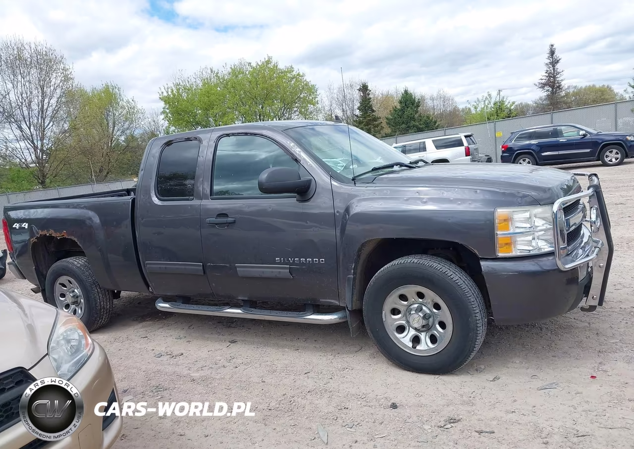 2011 Chevrolet Silverado 1500 Ls VIN:1GCRKREA2BZ260132 - 13