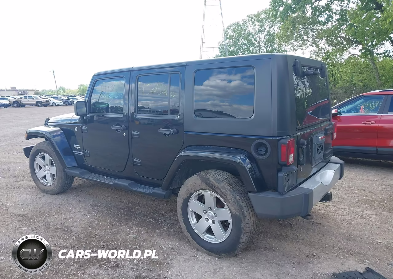 2010 Jeep Wrangler Unlimited Sahara VIN:1J4BA5H10AL147302 - 3