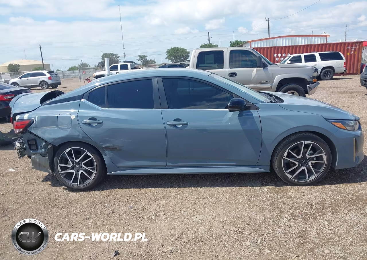 2025 Nissan Sentra Sr VIN:3N1AB8DV9SY215455 - 14