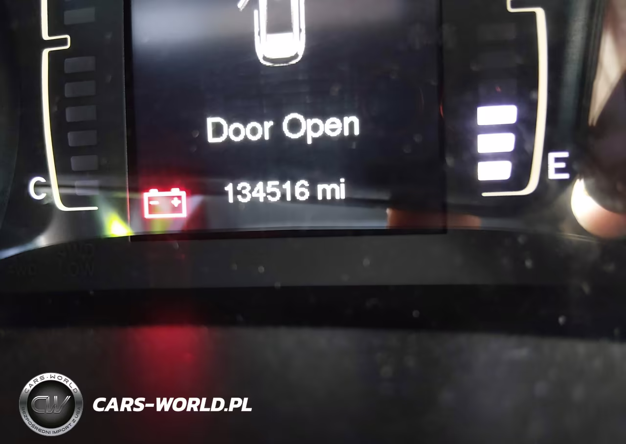 2018 Jeep Cherokee Latitude Fwd VIN:1C4PJLCB6JD605788 - 15