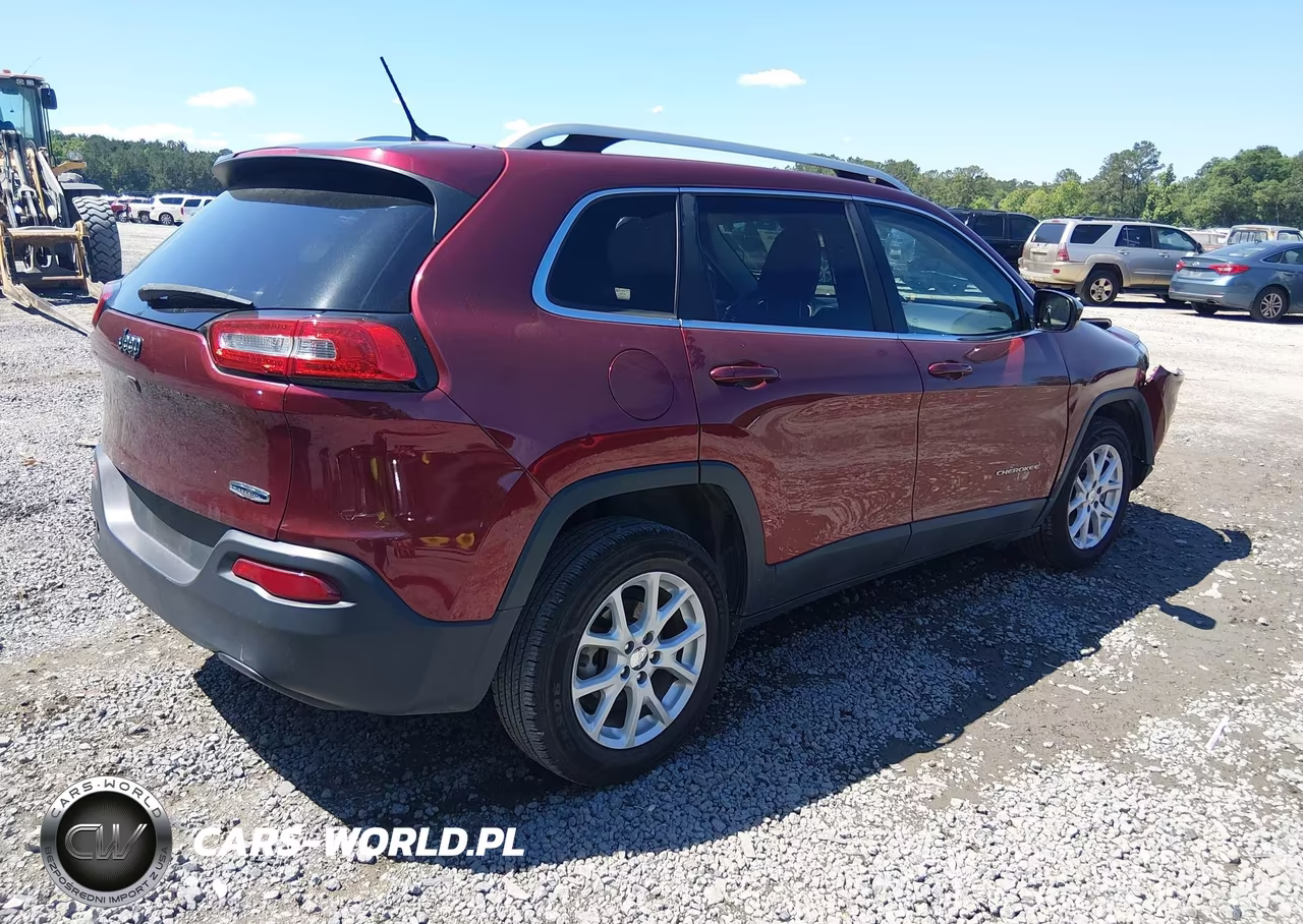 2018 Jeep Cherokee Latitude Fwd VIN:1C4PJLCB6JD605788 - 4
