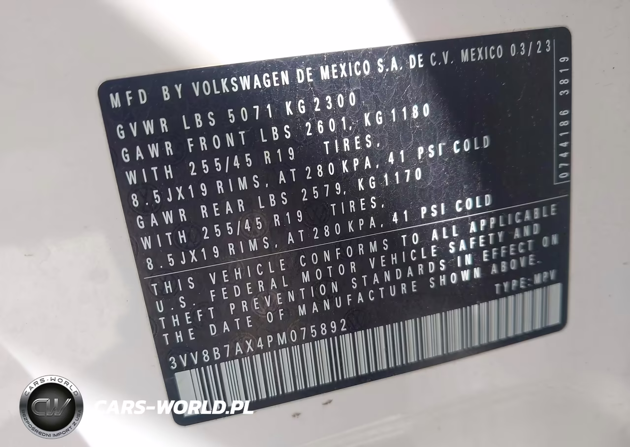 2023 Volkswagen Tiguan 2.0T Se R-Line Black VIN:3VV8B7AX4PM075892 - 9