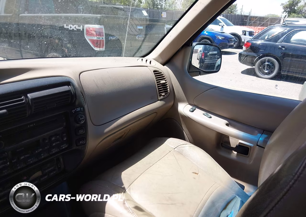 2000 Ford Explorer Eddie Bauer VIN:1FMDU84P1YZA38514 - 5