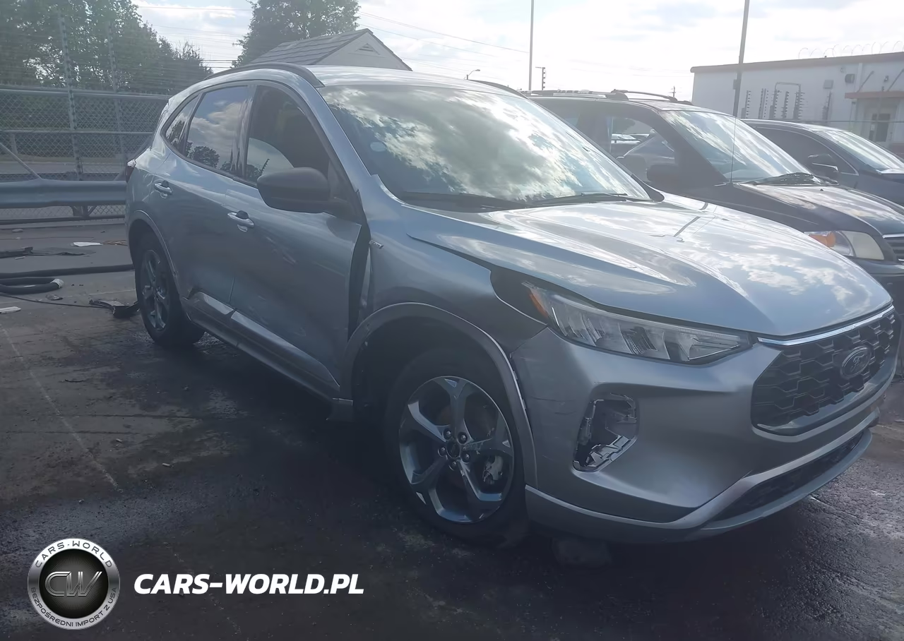 2023 Ford Escape St Line