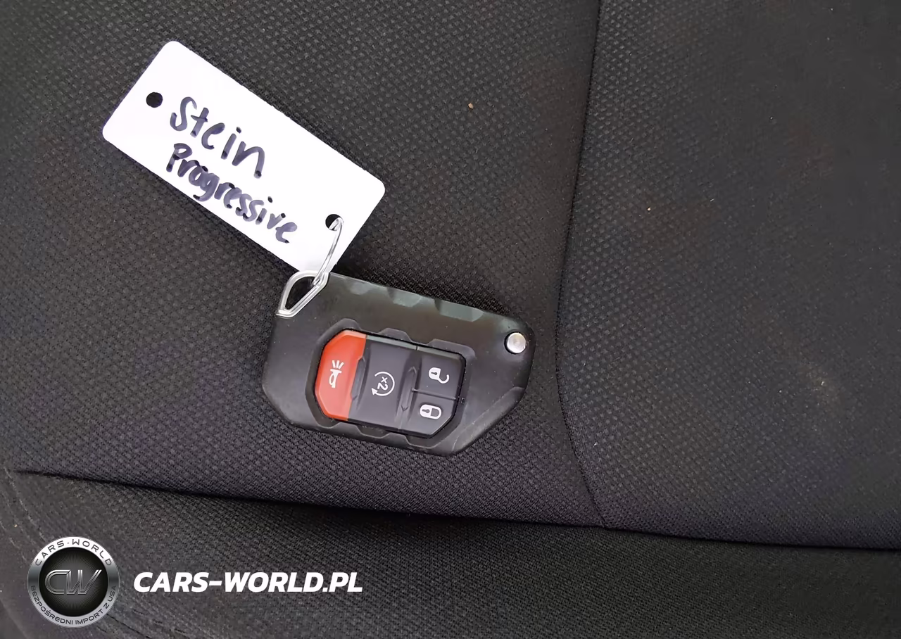 2022 Jeep Gladiator Willys 4X4 VIN:1C6HJTAG3NL162909 - 11