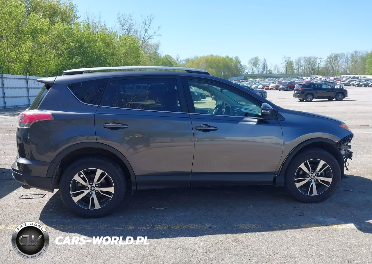 2018 Toyota Rav4 Xle VIN:JTMRFREV4JJ736773 - 13