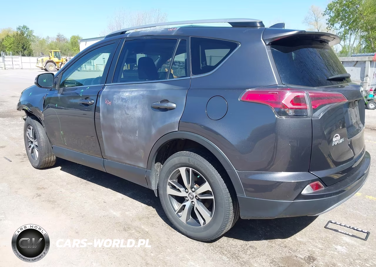 2018 Toyota Rav4 Xle VIN:JTMRFREV4JJ736773 - 3