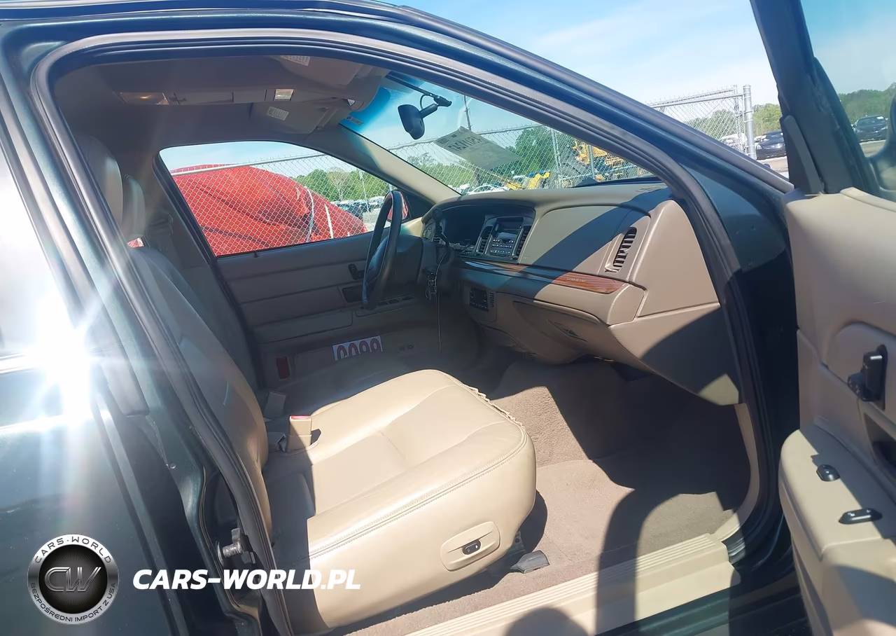 2003 Ford Crown Victoria Lx VIN:2FAFP74W63X101021 - 5
