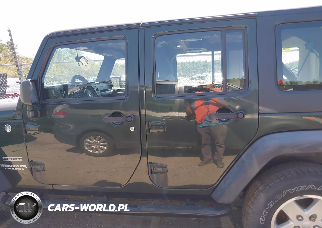 2011 Jeep Wrangler Unlimited Sport VIN:1J4BA3H12BL547870 - 14