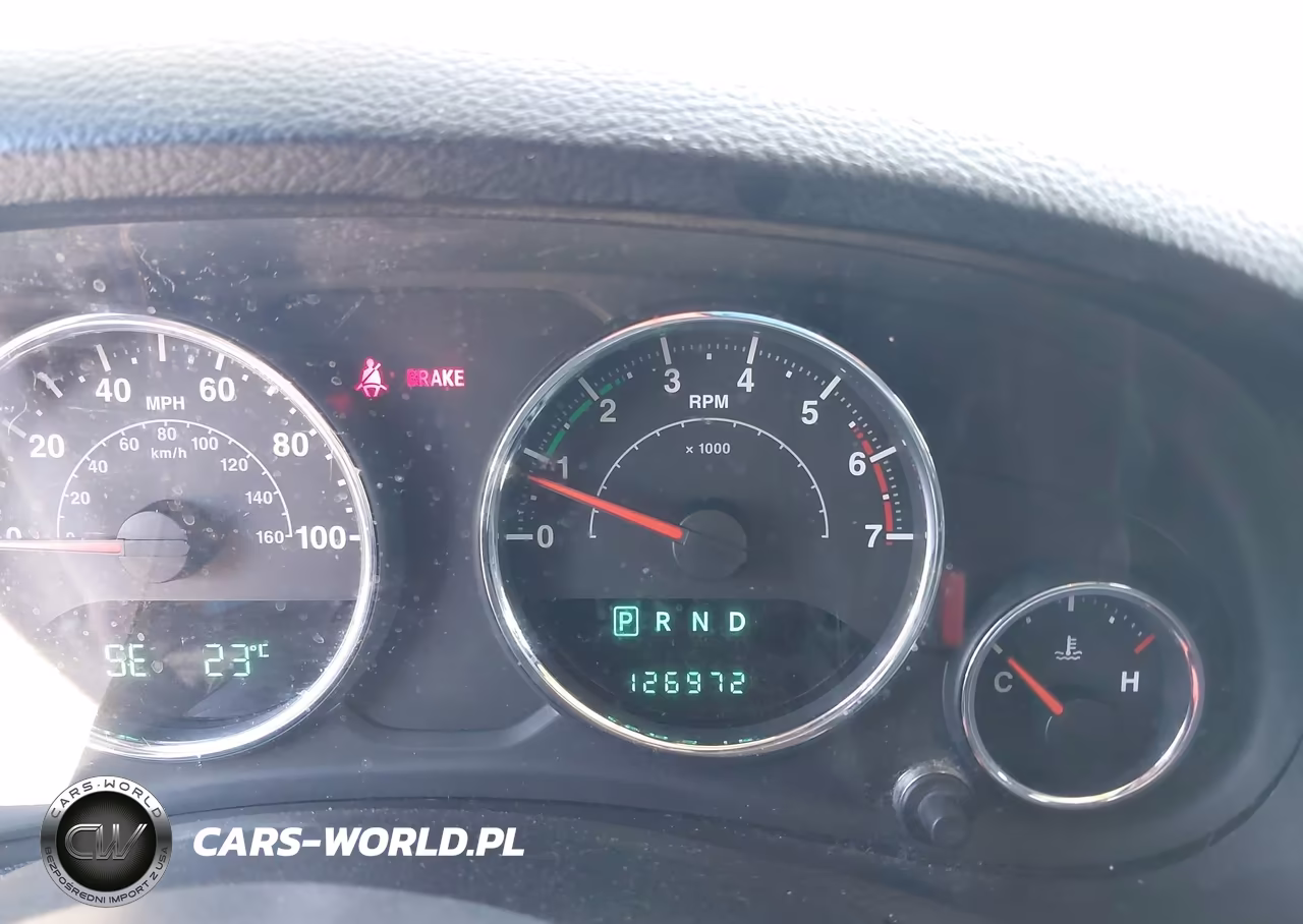 2011 Jeep Wrangler Unlimited Sport VIN:1J4BA3H12BL547870 - 7