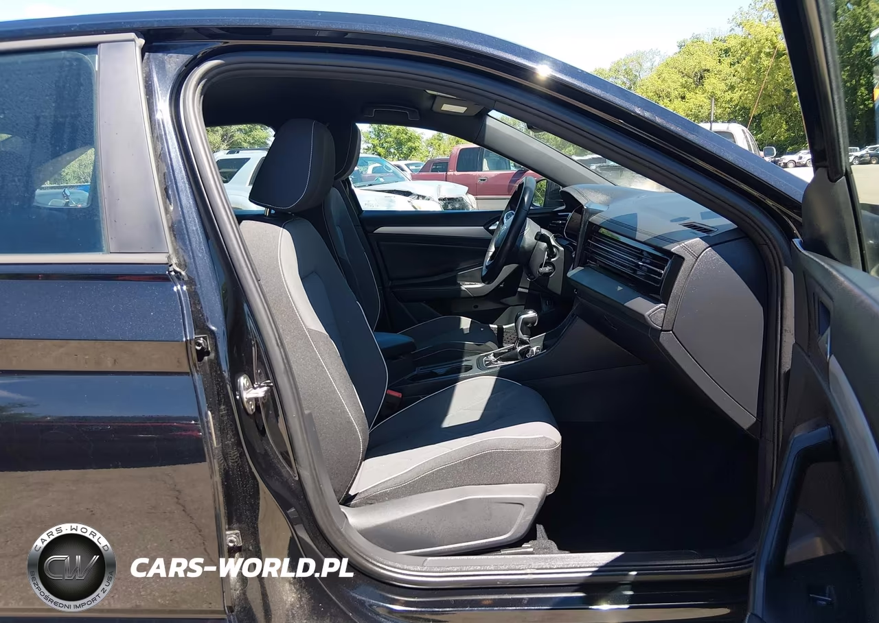 2026 Volkswagen Jetta Sport VIN:3VWBW7BU7TM032524 - 5