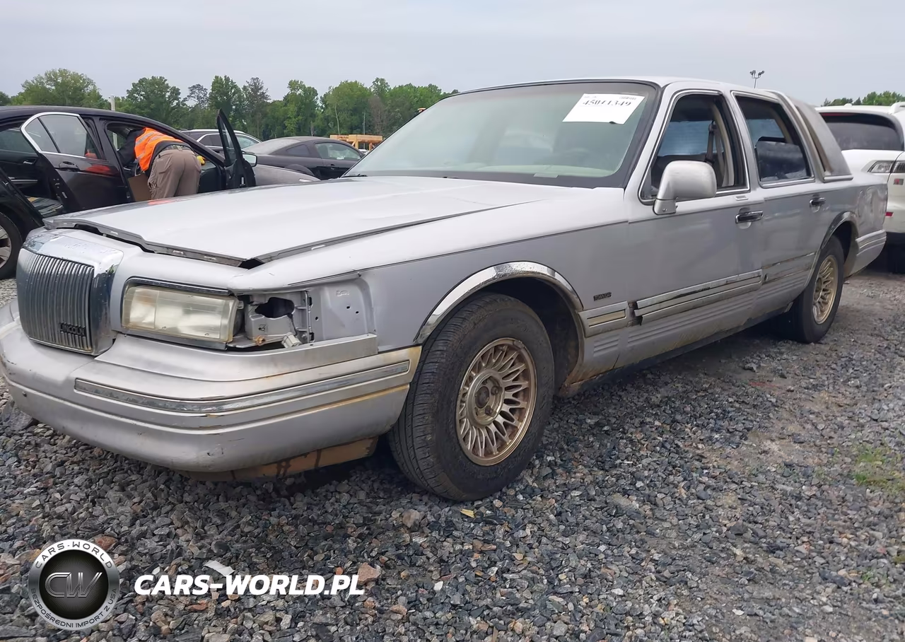 1996 Lincoln Town Car Executive VIN:1LNLM81W7TY669628 - 12