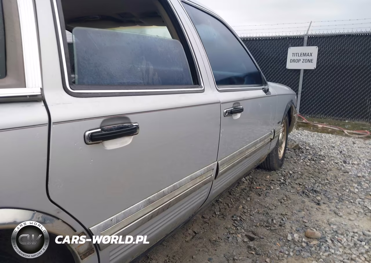 1996 Lincoln Town Car Executive VIN:1LNLM81W7TY669628 - 13