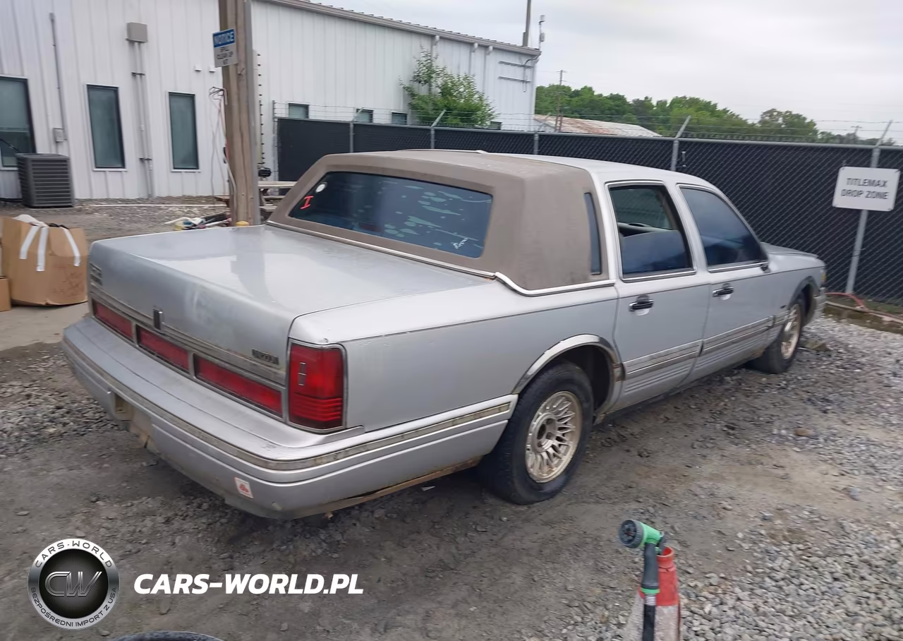 1996 Lincoln Town Car Executive VIN:1LNLM81W7TY669628 - 4