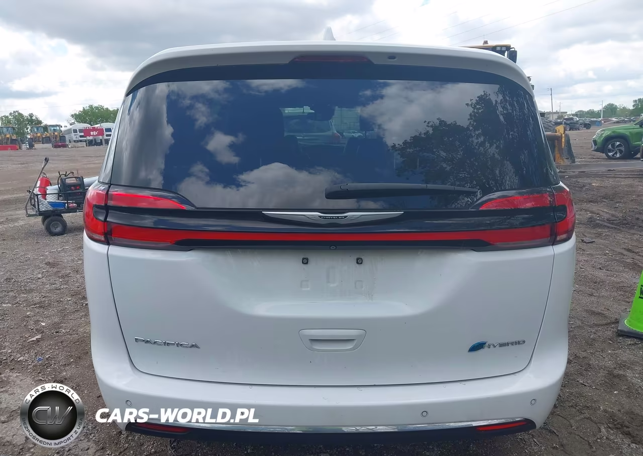 2022 Chrysler Pacifica Hybrid Touring L VIN:2C4RC1L73NR144913 - 16