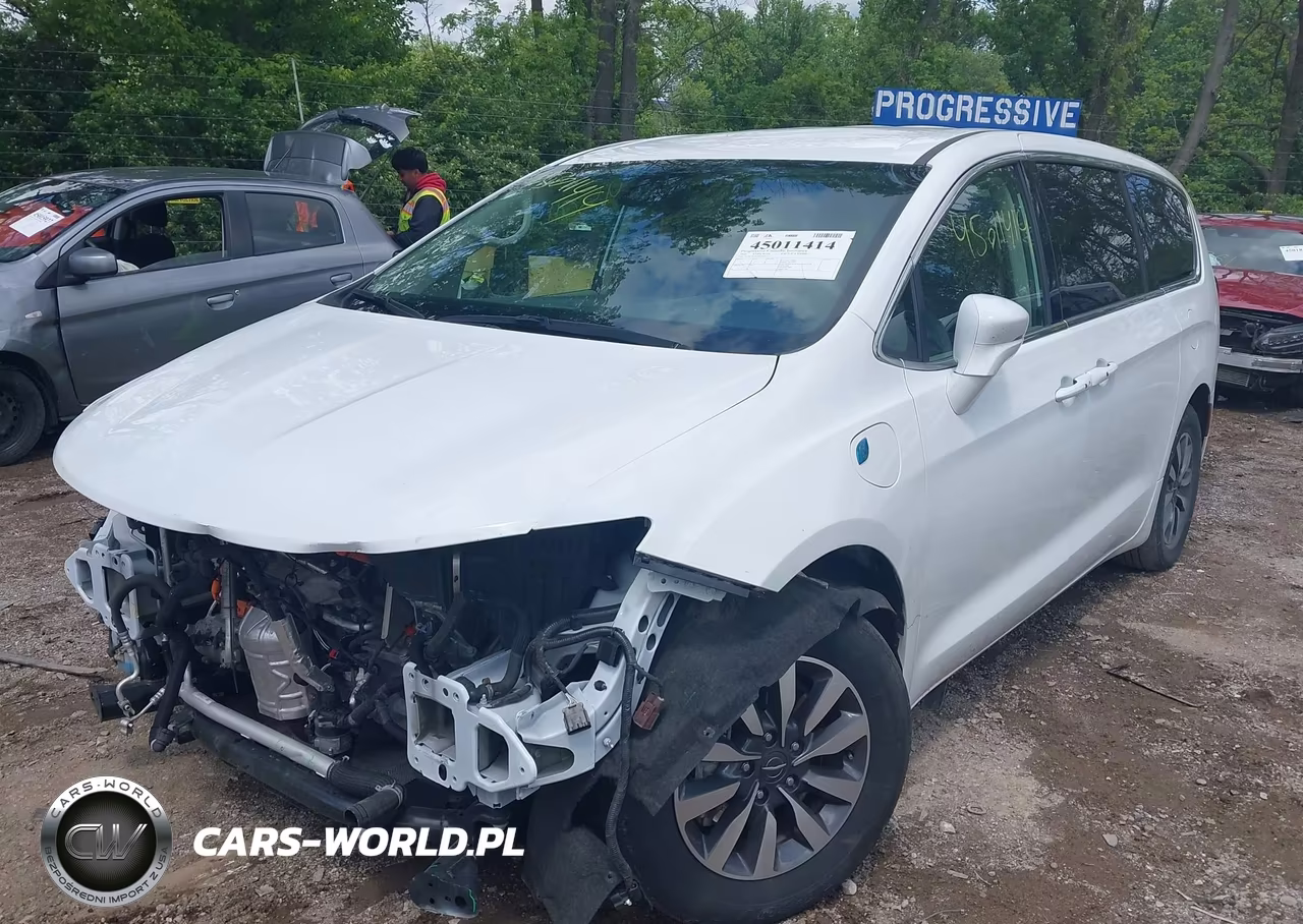2022 Chrysler Pacifica Hybrid Touring L VIN:2C4RC1L73NR144913 - 6